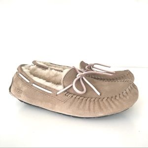 UGG Dakota Slippers NWB, no lid.
